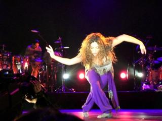 Shakira feet photo thumbnail