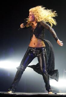 Shakira feet photo thumbnail