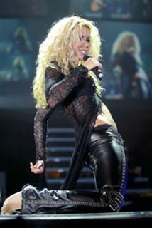 Shakira feet photo thumbnail
