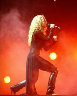 Shakira feet photo thumbnail