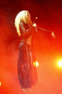 Shakira feet photo thumbnail