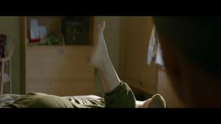 Kate Mara feet photo thumbnail