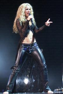 Shakira feet photo thumbnail