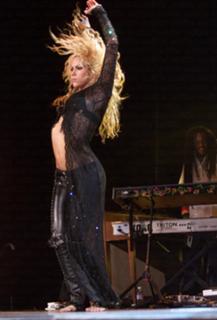 Shakira feet photo thumbnail