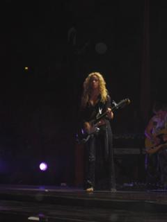 Shakira feet photo thumbnail