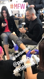 Kendall Jenner feet photo thumbnail
