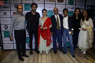 Alia Bhatt feet photo thumbnail