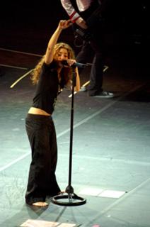 Shakira feet photo thumbnail