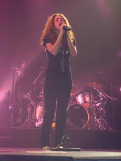 Shakira feet photo thumbnail