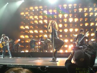 Shakira feet photo thumbnail