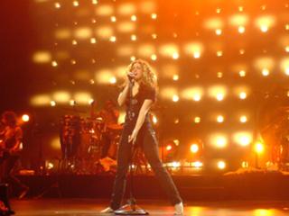 Shakira feet photo thumbnail