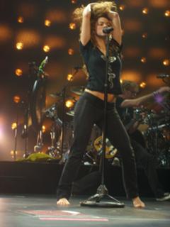 Shakira feet photo thumbnail