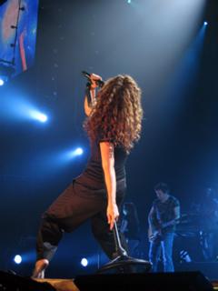 Shakira feet photo thumbnail