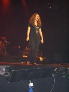 Shakira feet photo thumbnail