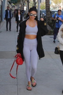 Chantel Jeffries feet photo thumbnail