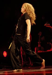 Shakira feet photo thumbnail