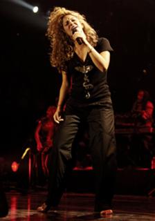 Shakira feet photo thumbnail