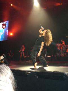 Shakira feet photo thumbnail