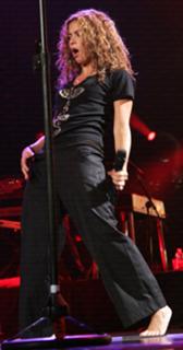 Shakira feet photo thumbnail