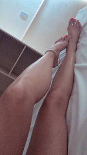 Alaine Crissiê feet photo thumbnail
