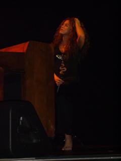 Shakira feet photo thumbnail