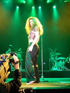 Shakira feet photo thumbnail