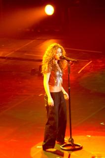 Shakira feet photo thumbnail