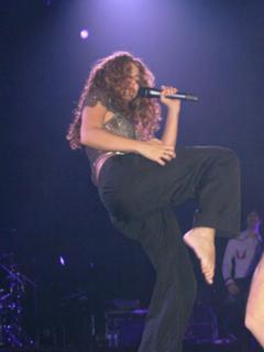 Shakira feet photo thumbnail