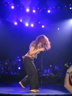 Shakira feet photo thumbnail
