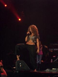 Shakira feet photo thumbnail