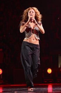 Shakira feet photo thumbnail