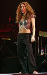 Shakira feet photo thumbnail