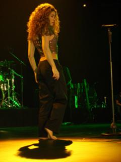 Shakira feet photo thumbnail