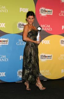 Nelly Furtado feet photo thumbnail