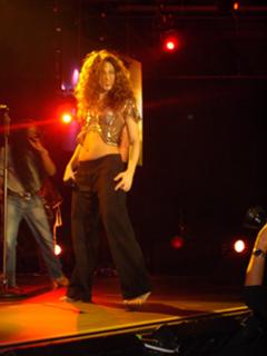 Shakira feet photo thumbnail