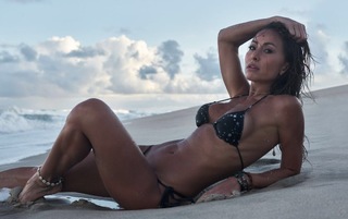 Sabrina Sato feet photo thumbnail