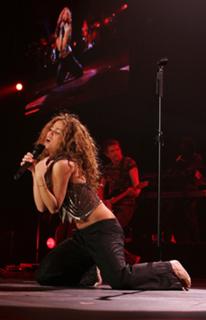 Shakira feet photo thumbnail