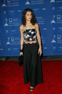 Nelly Furtado feet photo thumbnail