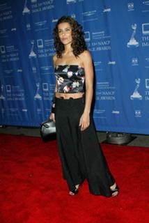Nelly Furtado feet photo thumbnail