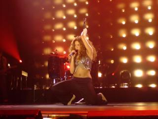Shakira feet photo thumbnail