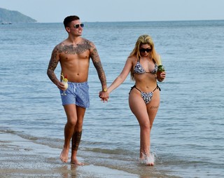 Chloe Ferry feet photo thumbnail