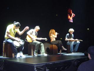 Shakira feet photo thumbnail