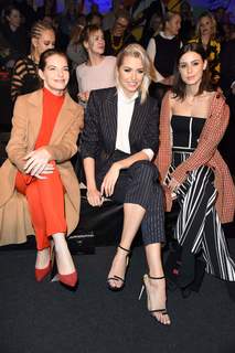 Lena Gercke feet photo thumbnail