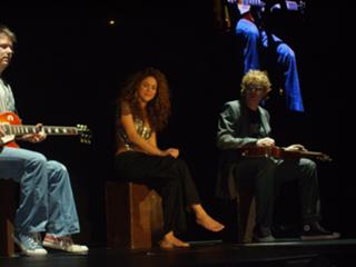 Shakira feet photo thumbnail