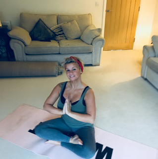 Kerry Katona feet photo thumbnail