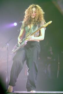 Shakira feet photo thumbnail