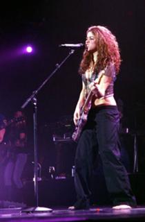 Shakira feet photo thumbnail