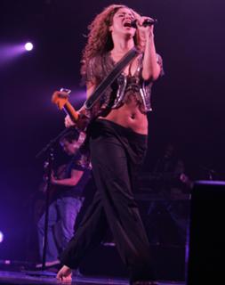 Shakira feet photo thumbnail