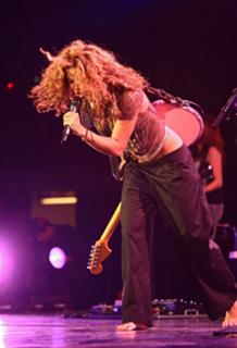 Shakira feet photo thumbnail