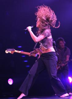 Shakira feet photo thumbnail